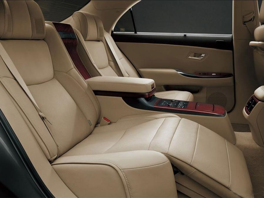  Toyota Crown Royal Saloon VIP 2009 года  (CN) (фото 2 из 9)
